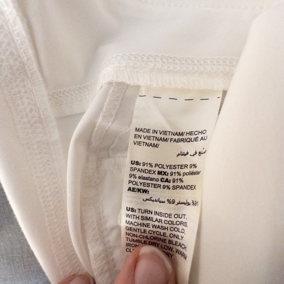 Chicos Womens Size 1 (US 8) Xenergy Pant White Ankle Cropped Pull On Slimming - Picture 10 of 12